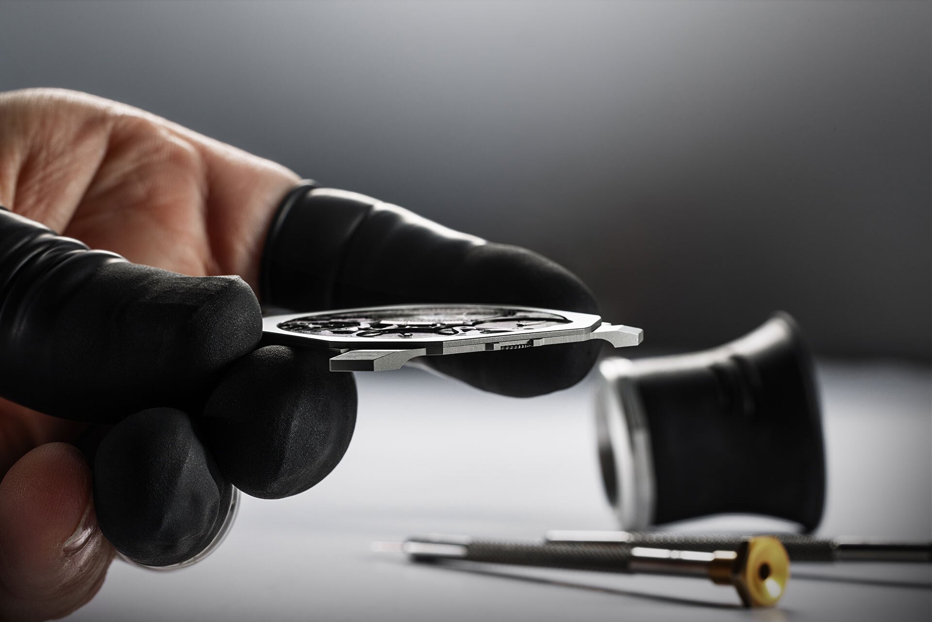 I took a photo walk a couple of days ago. I didn’t bring home too many photos. This view caught my eye despite its randomness. I was happy to found a place where there was just one color in the frame :)