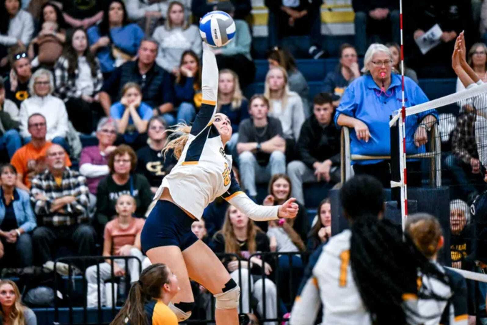🏐 Comets Serve Victory! Grand Ledge Volleyball Clinches Share of League Title