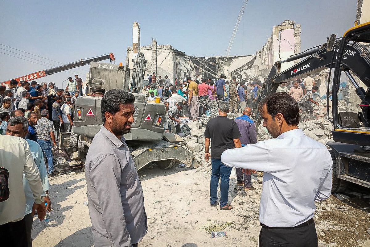 Snopes Digest #121: Iran War, rage bait restaurant receipt — and more