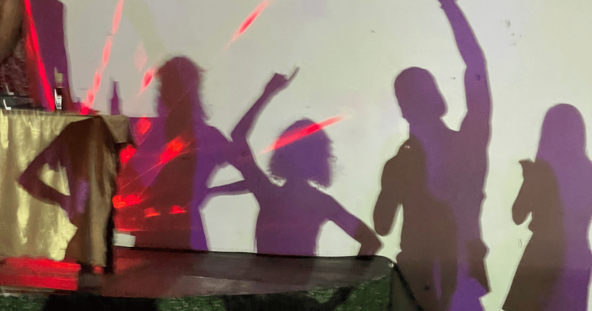 😆 Früher habe ich Leute ausgelacht, die keine Drogen genommen haben. 