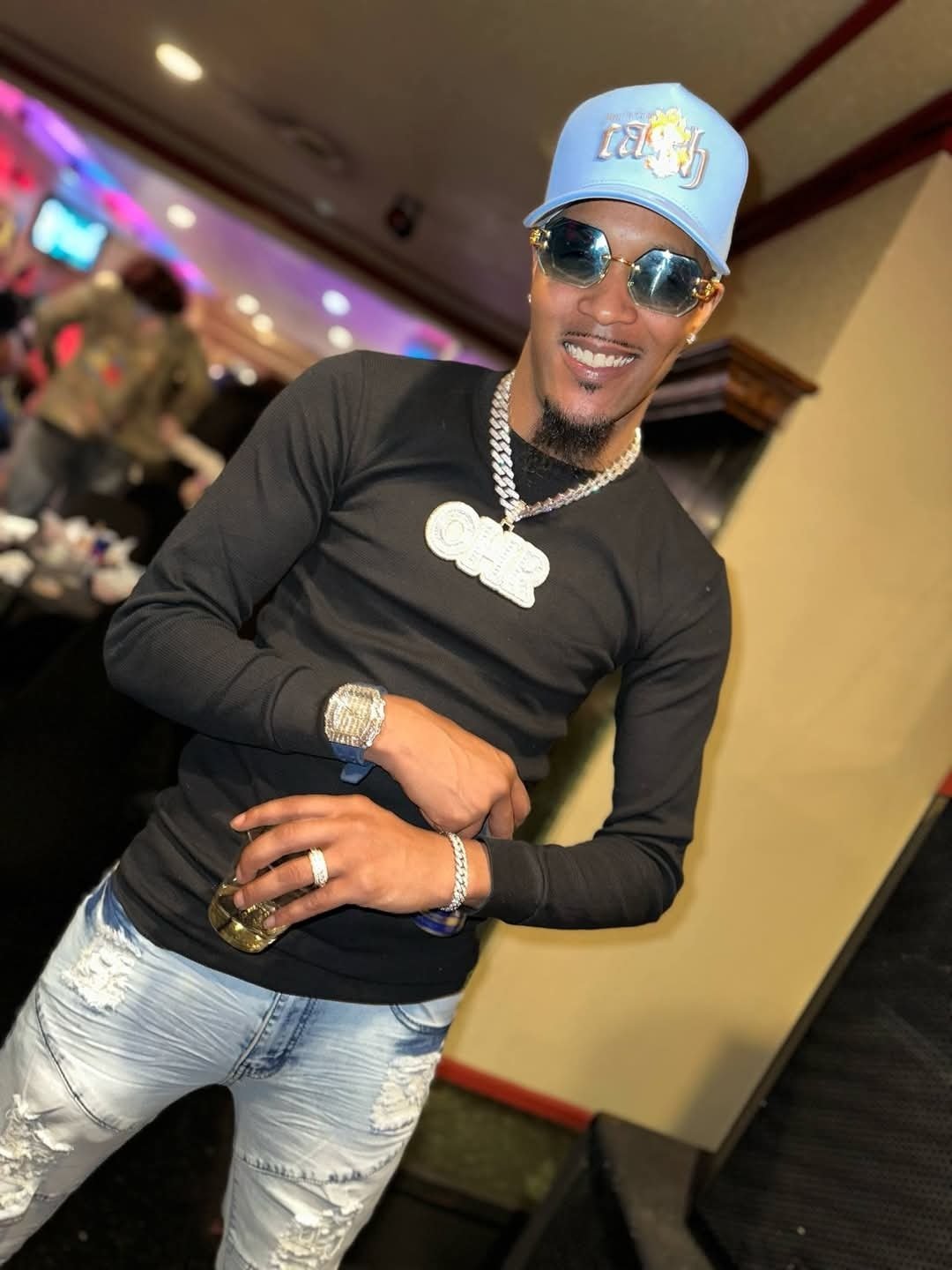 Comedian Tez: The Voice of Milwaukee’s Laughter 