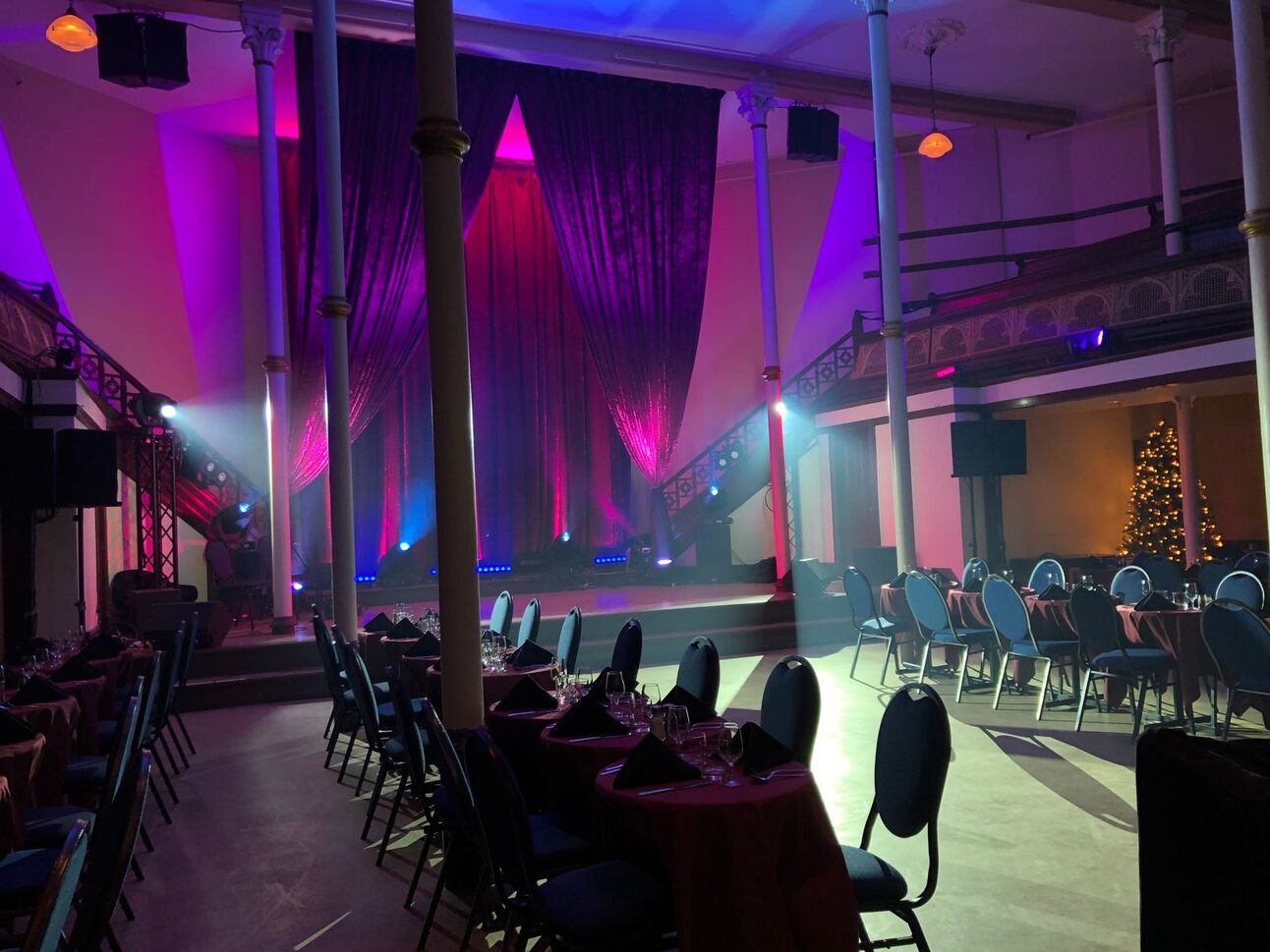 How to Host a Tango Show Like in Buenos Aires?