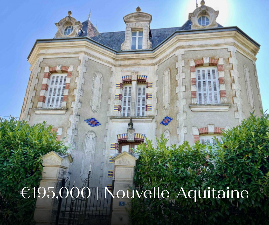 Light-Filled Manor in a Cultural Village Setting