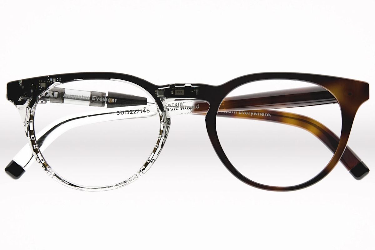 🤓 World's first autofocus eyewear