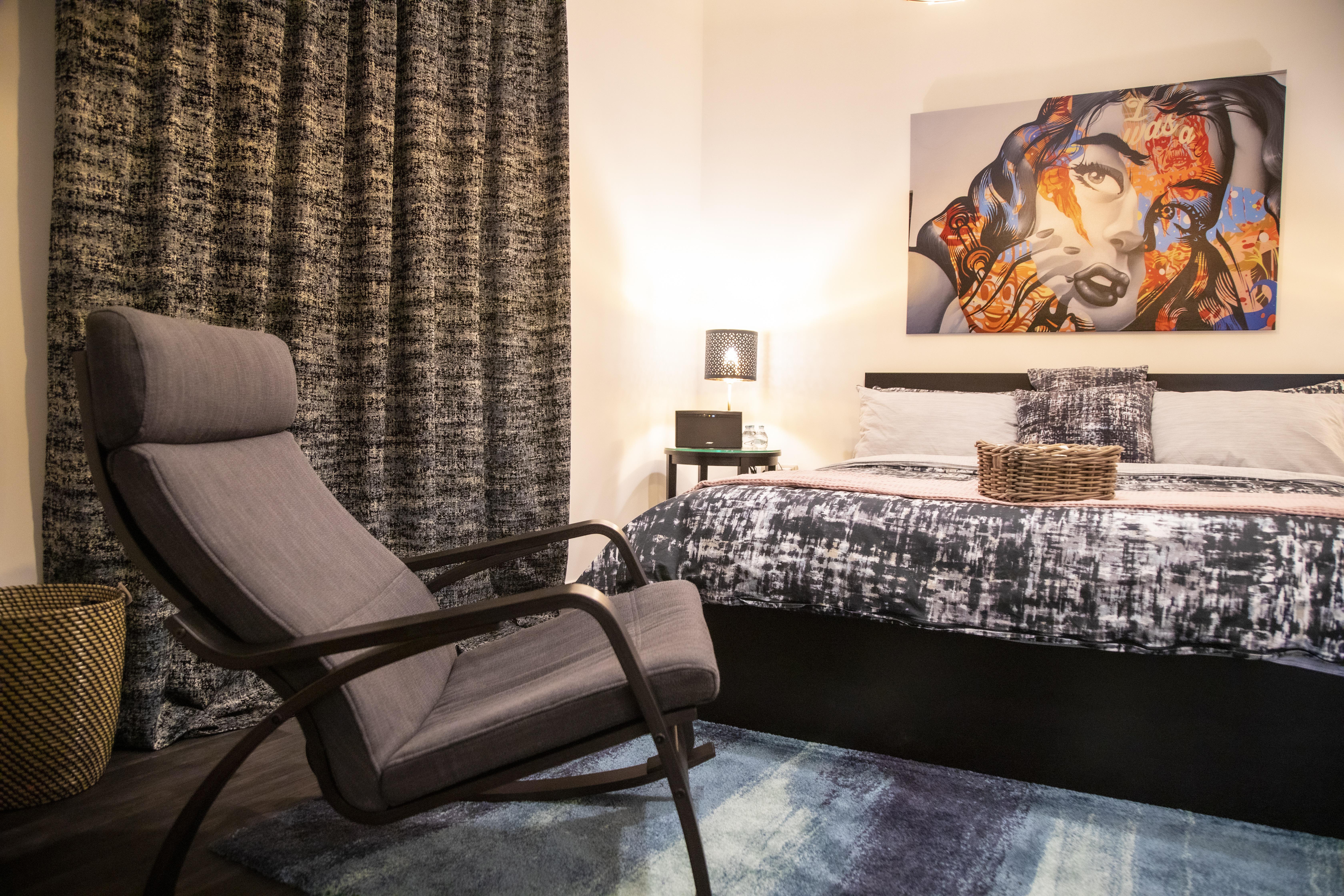 The listing photo cleanup window is open