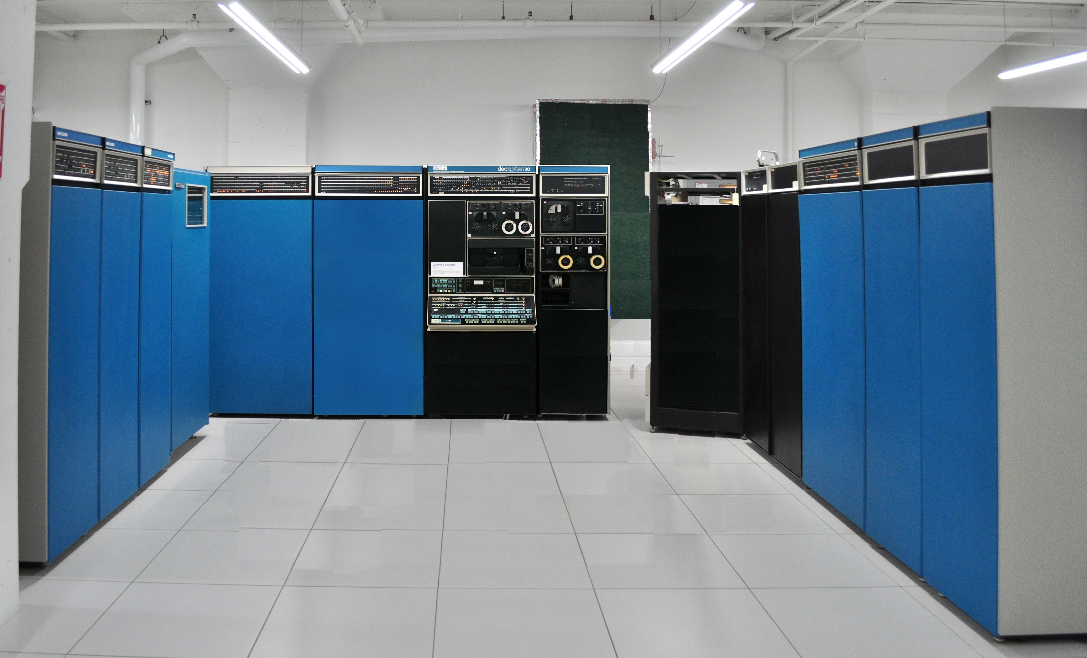 Reddit wants to fight bots with your face, Apple Maps ads and flabby websites