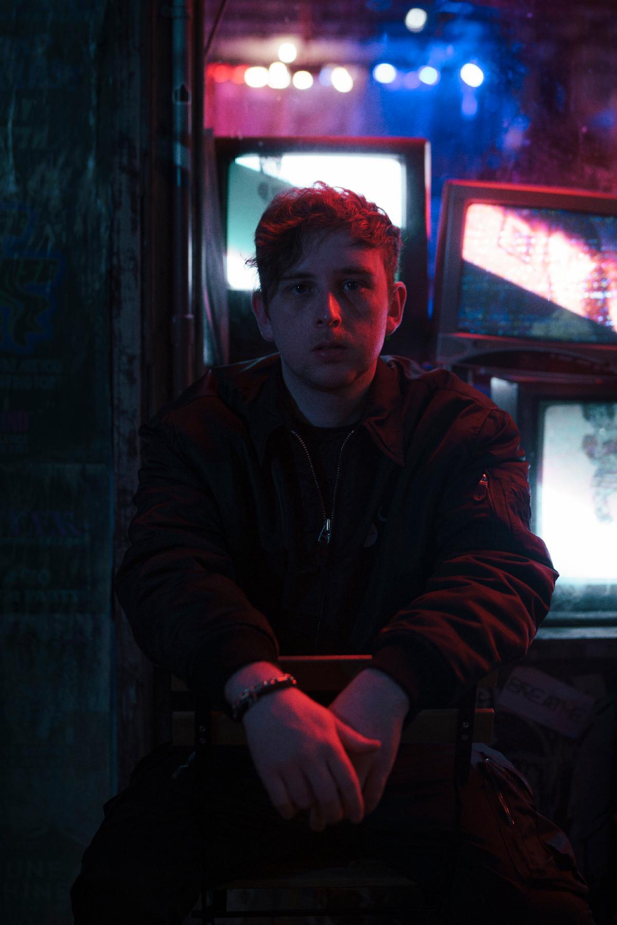 Rebūke & deadmau5 - Endless feat. Ed Graves [Official Visualizer]