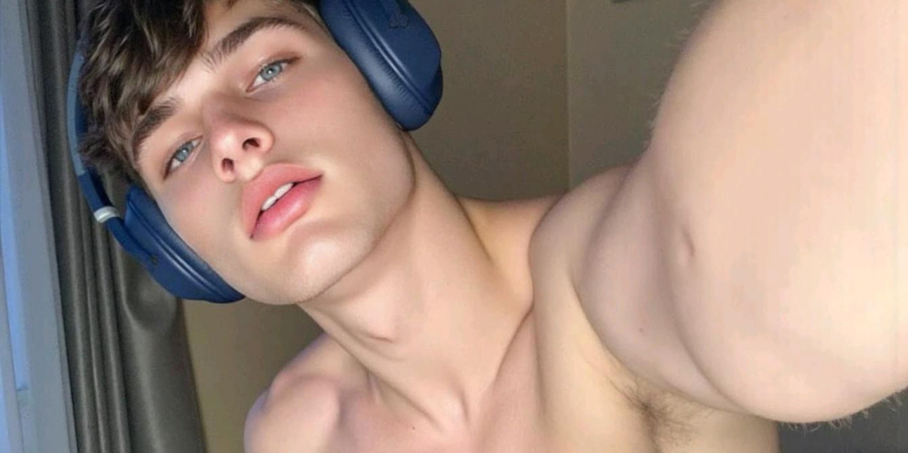 Wanna play with my joystick? 🕹️