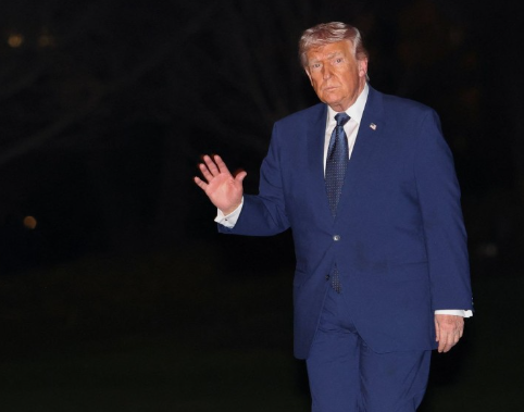 Trump Threatens NATO Allies as Iran Closes Strait of Hormuz, Triggering Global Oil Supply Fears