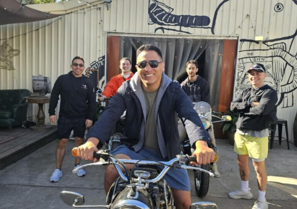 How to Make Male Friends & Build a Strong Community as a Man