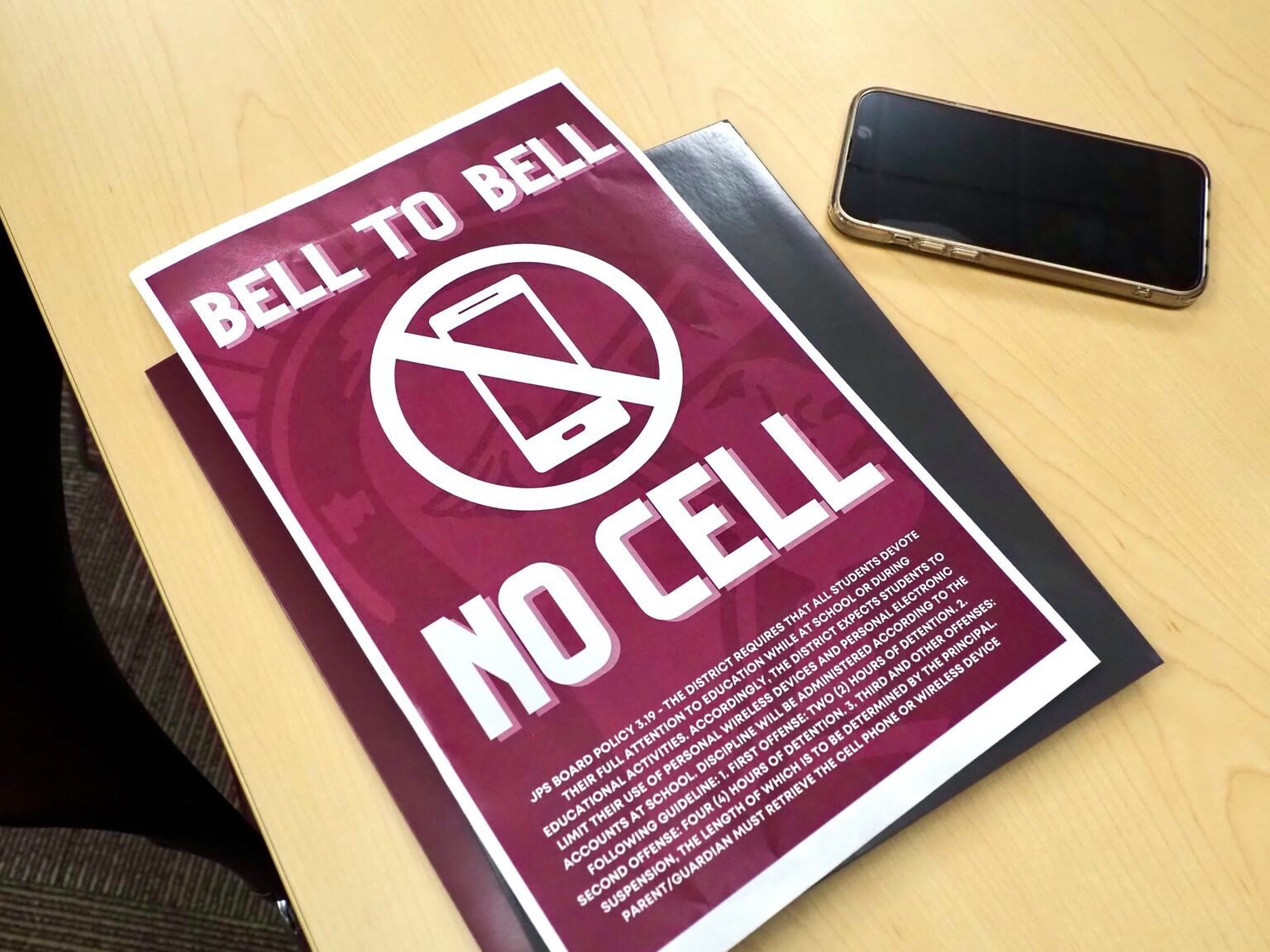 No phones, no exceptions: Oklahoma moves to lock in school cellphone ban