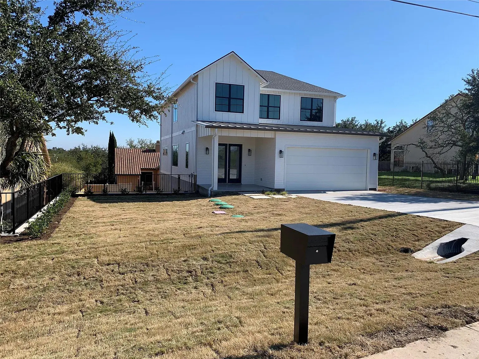 Modern Farmhouse in Lake Travis ISD – Austin