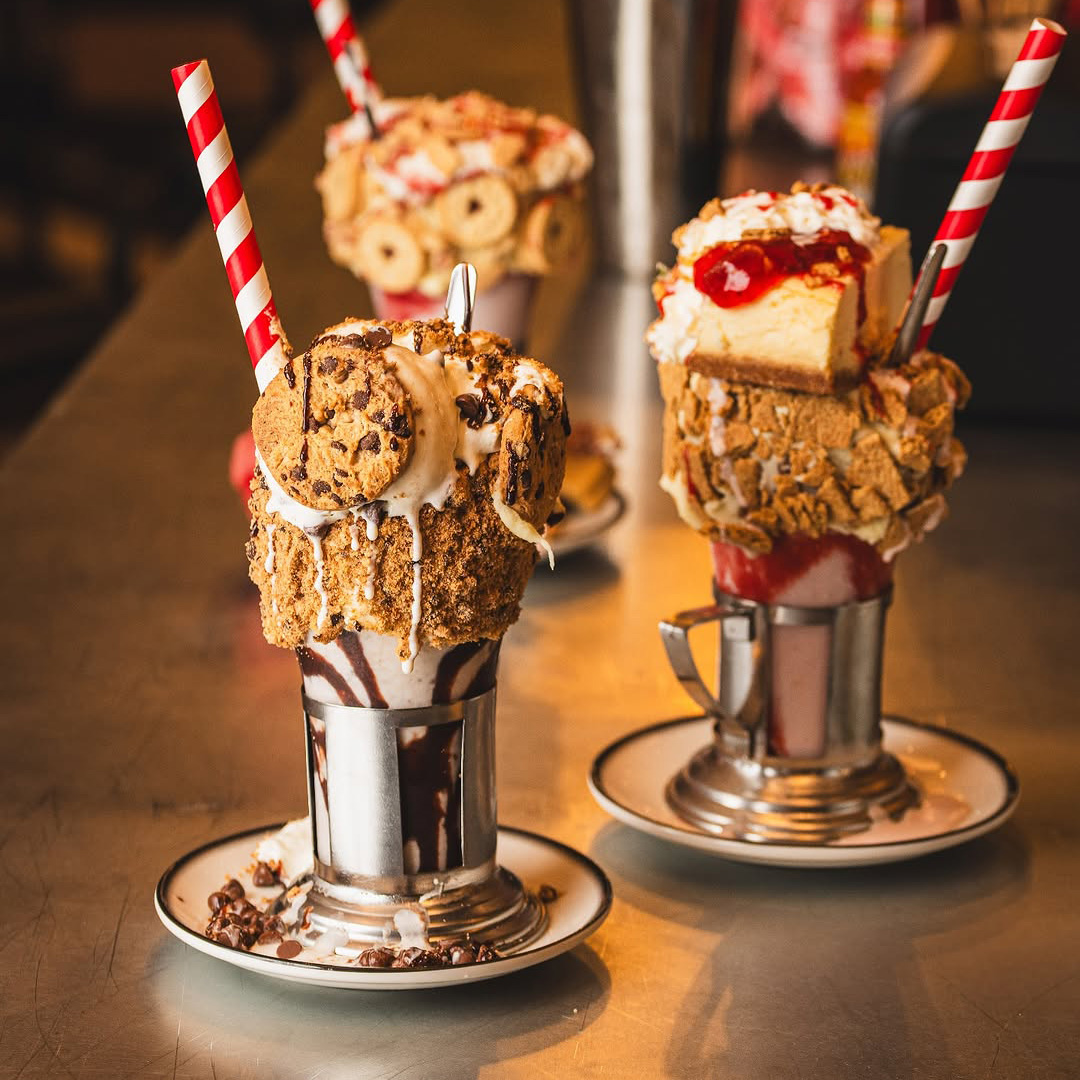 NEW YORK HAS THE BEST FOOD CULTURE ON EARTH. IS ALSO HAS THE BEST PR MACHINE FOR MEDIOCRE FOOD. 