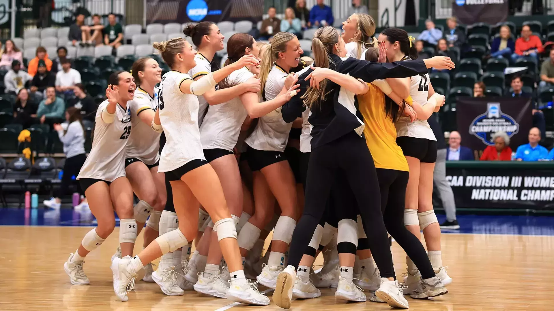Oshkosh, La Verne Meet For DIII Volleyball Crown
