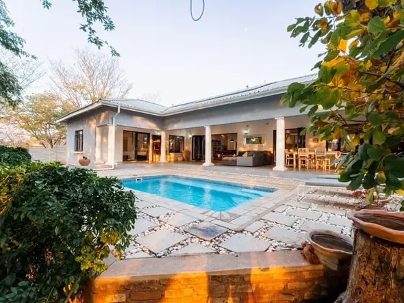 Featured Deal: Vic Falls Retreat Home—Issue #03