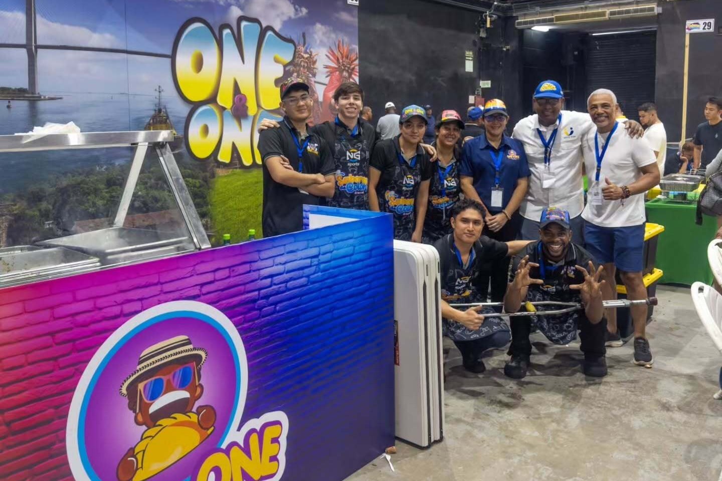 Un chef, una historia y mucha cinta que soltar