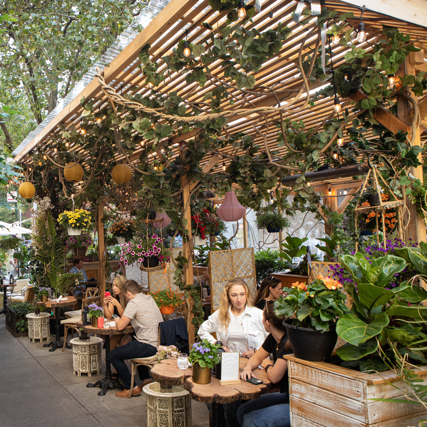 NYC’S OUTDOOR DINING REVIVAL EXPOSES HOW THE CITY REALLY REGULATES SMALL BUSINESS