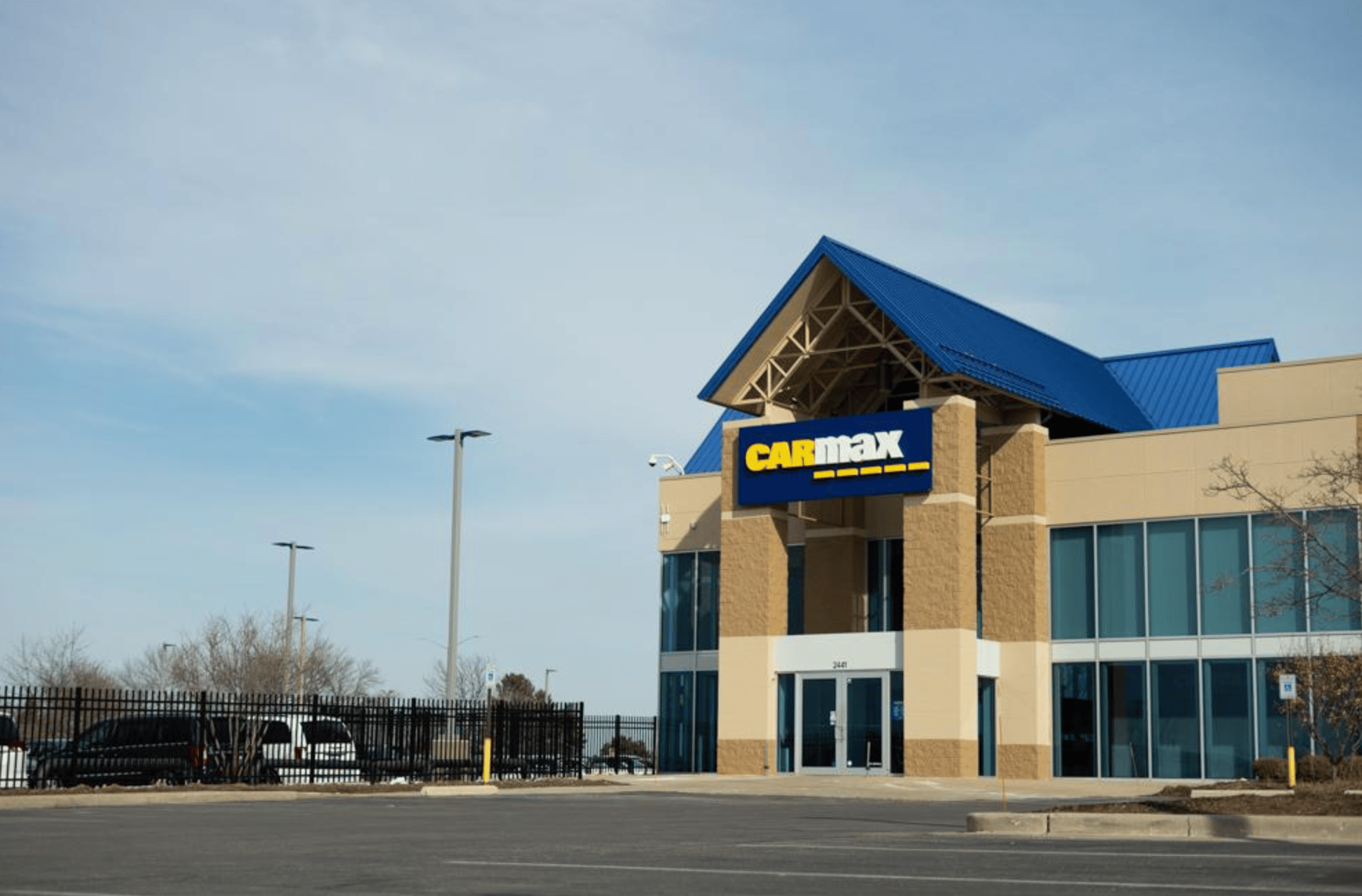 CarMax Tumbles 15% Despite Earnings Beat as Margins Crack