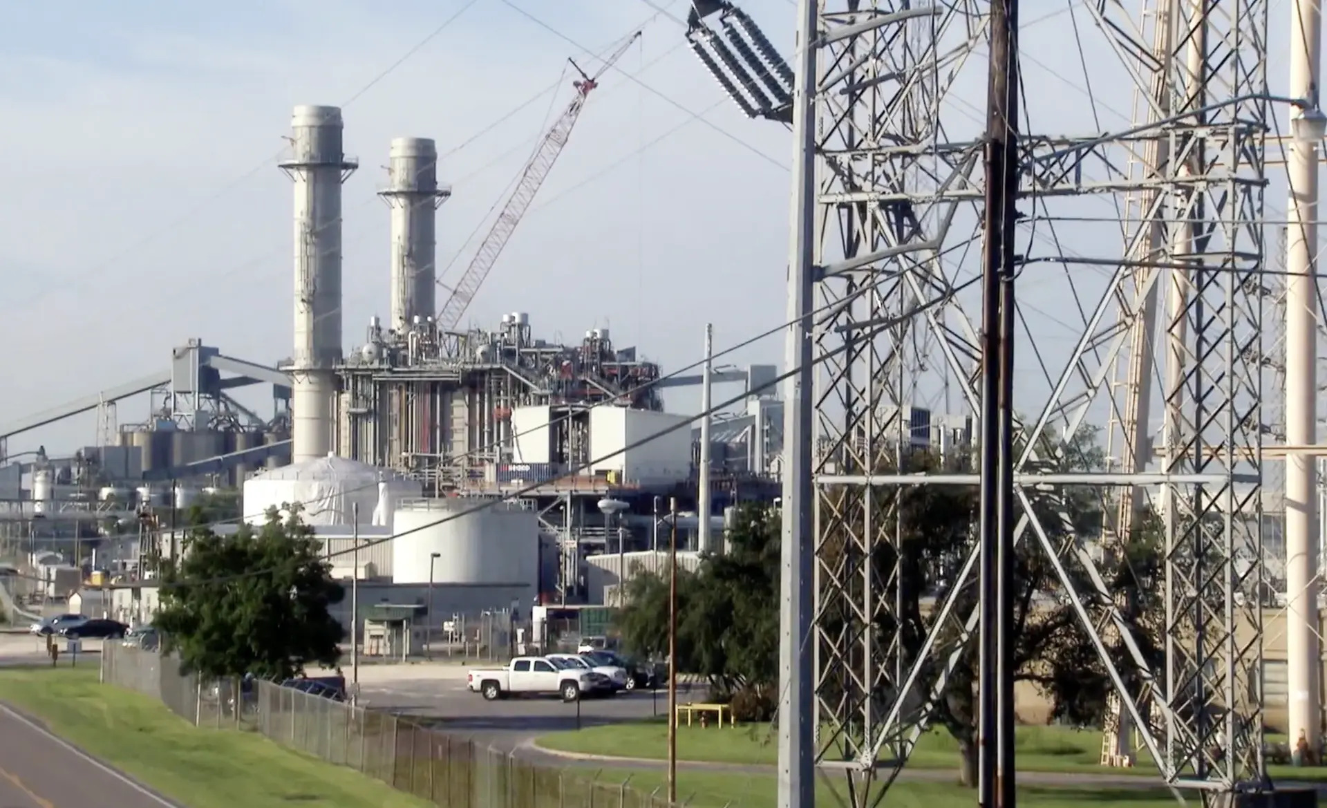 Utilities vs. AI  // AEP joins capex super-cycle // Entergy gas