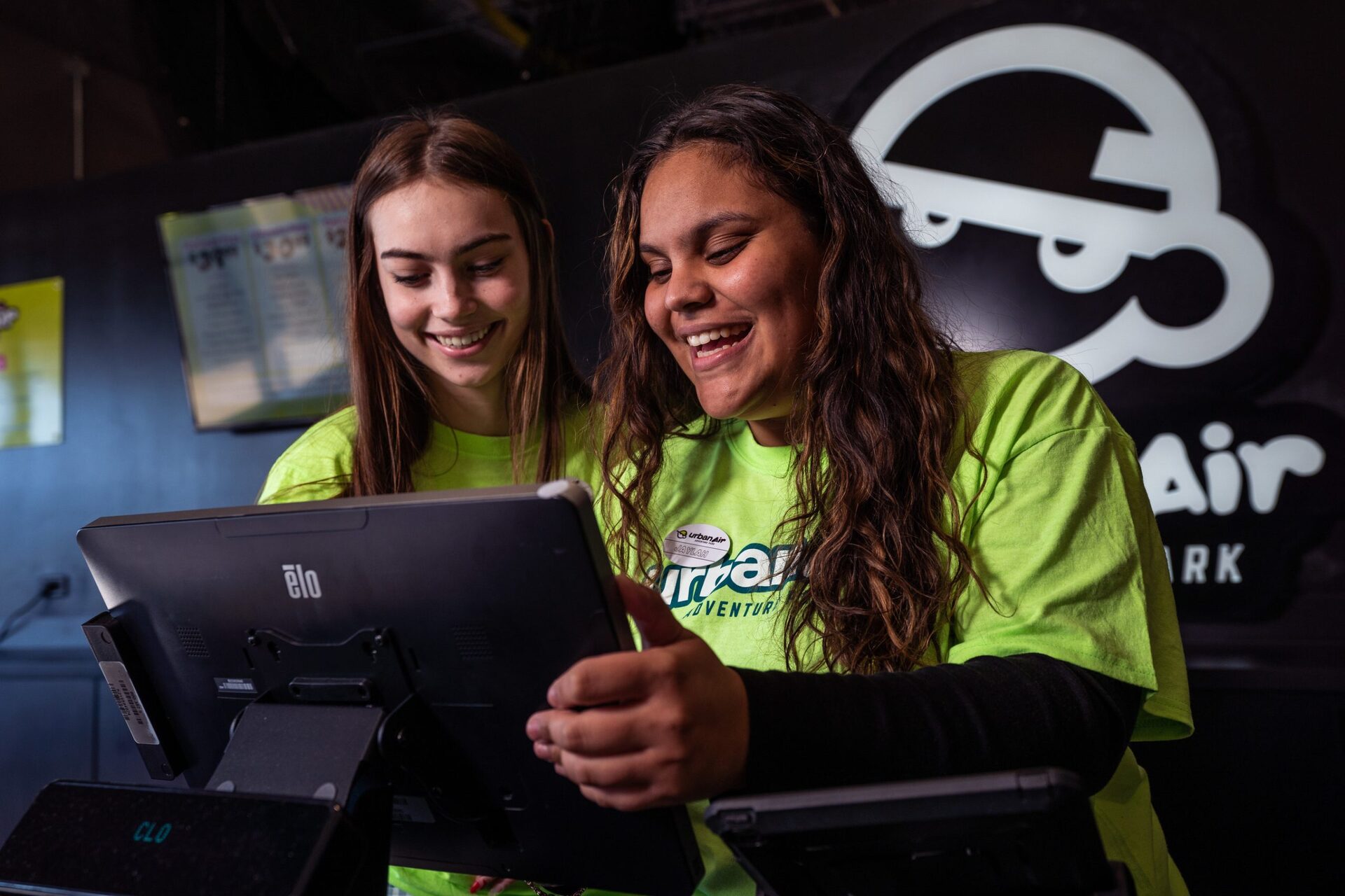 How Positive Culture Helps Franchises Attract and Retain Hourly Employees