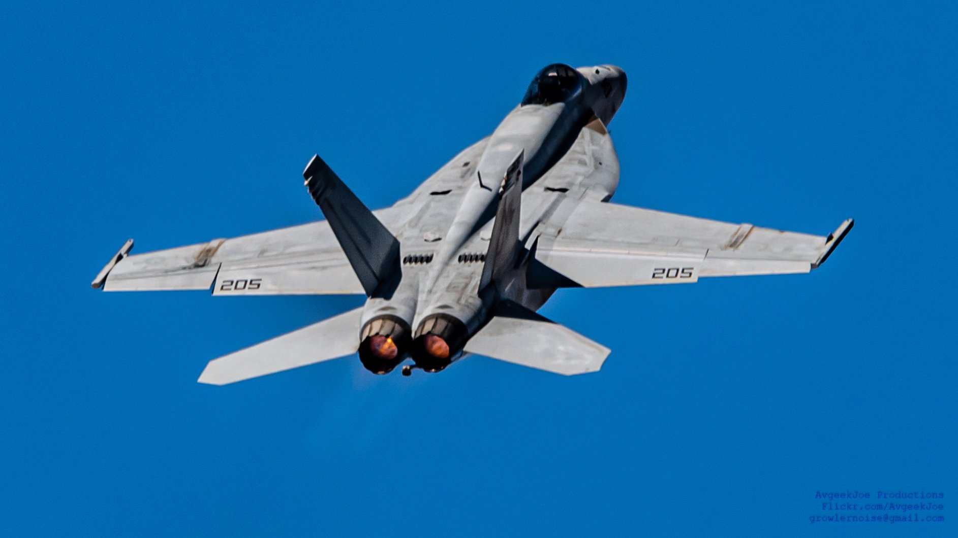 A Rhino of a Roundup for Dec 7...