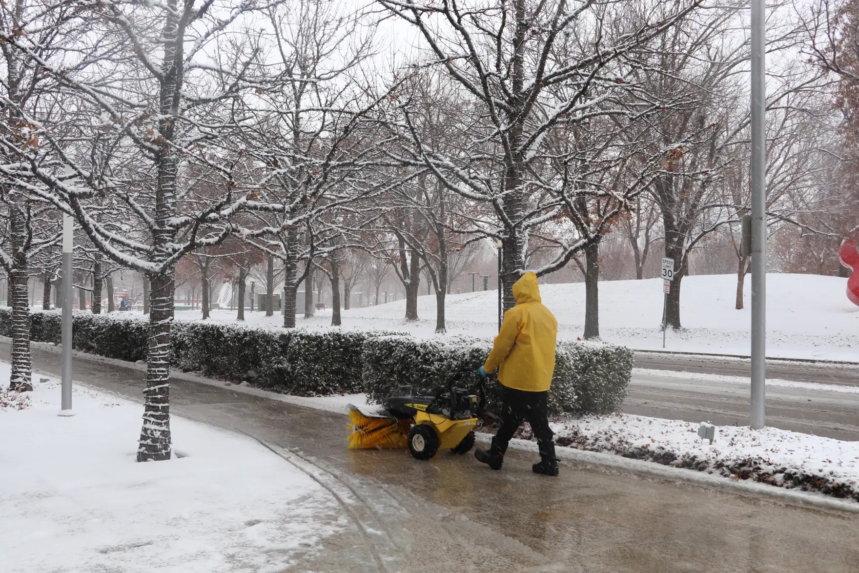 Winter storm is on track for Oklahoma — essential links and safety info