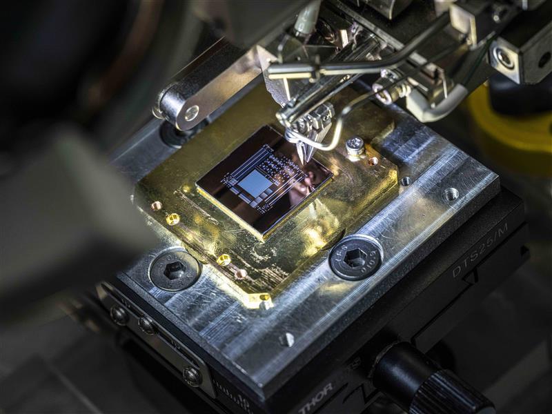 $180M for Vancouver's Photonic