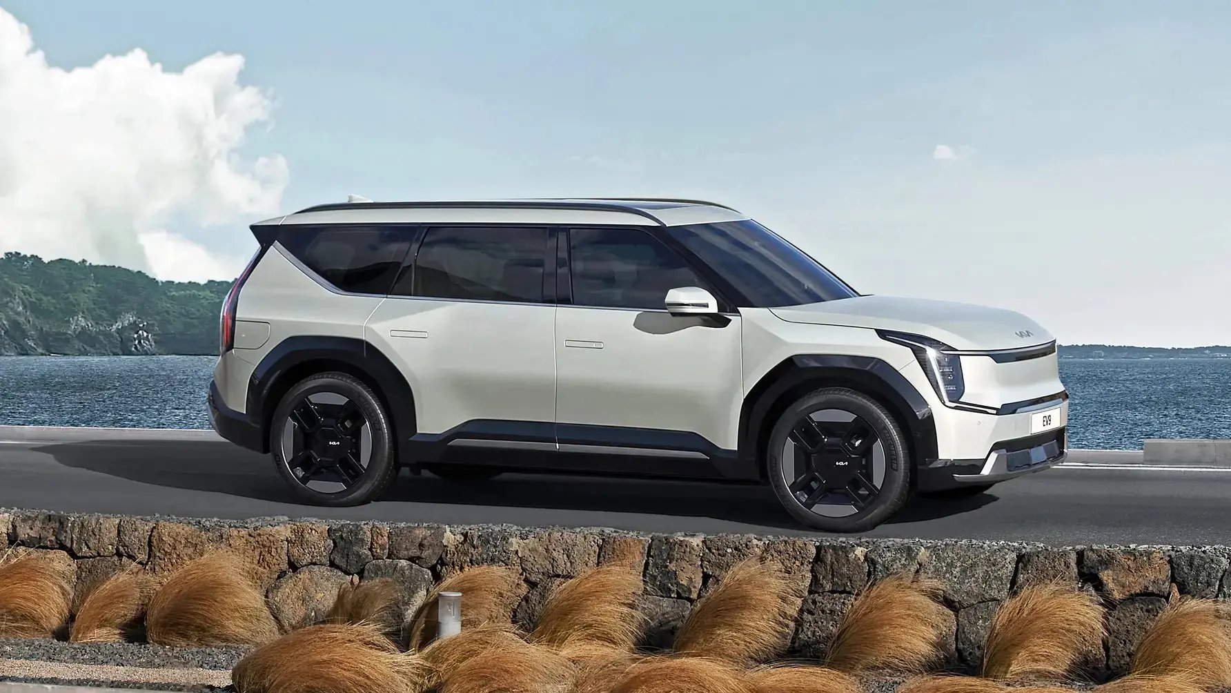 Kia’s New EV9 Is a Modern, 3-Row Electric SUV