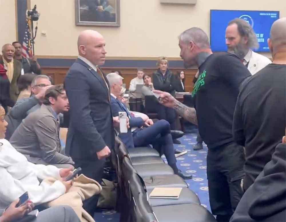 Hero Cop Stands Up to Fascists ✊🏻