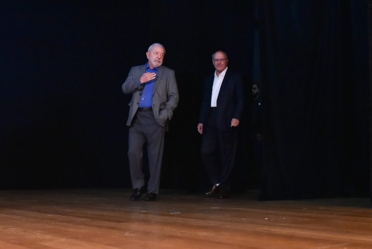 Armed Forces pose major challenges for Lula