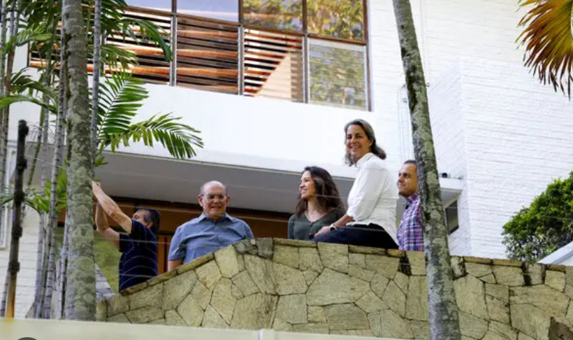 Vente Venezuela. Machado's team escaped to organizing from DC.