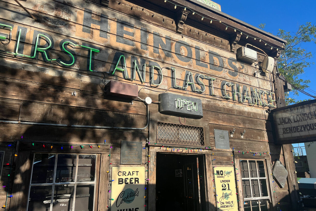 The Oldest Bar in Oakland Just Turned 140