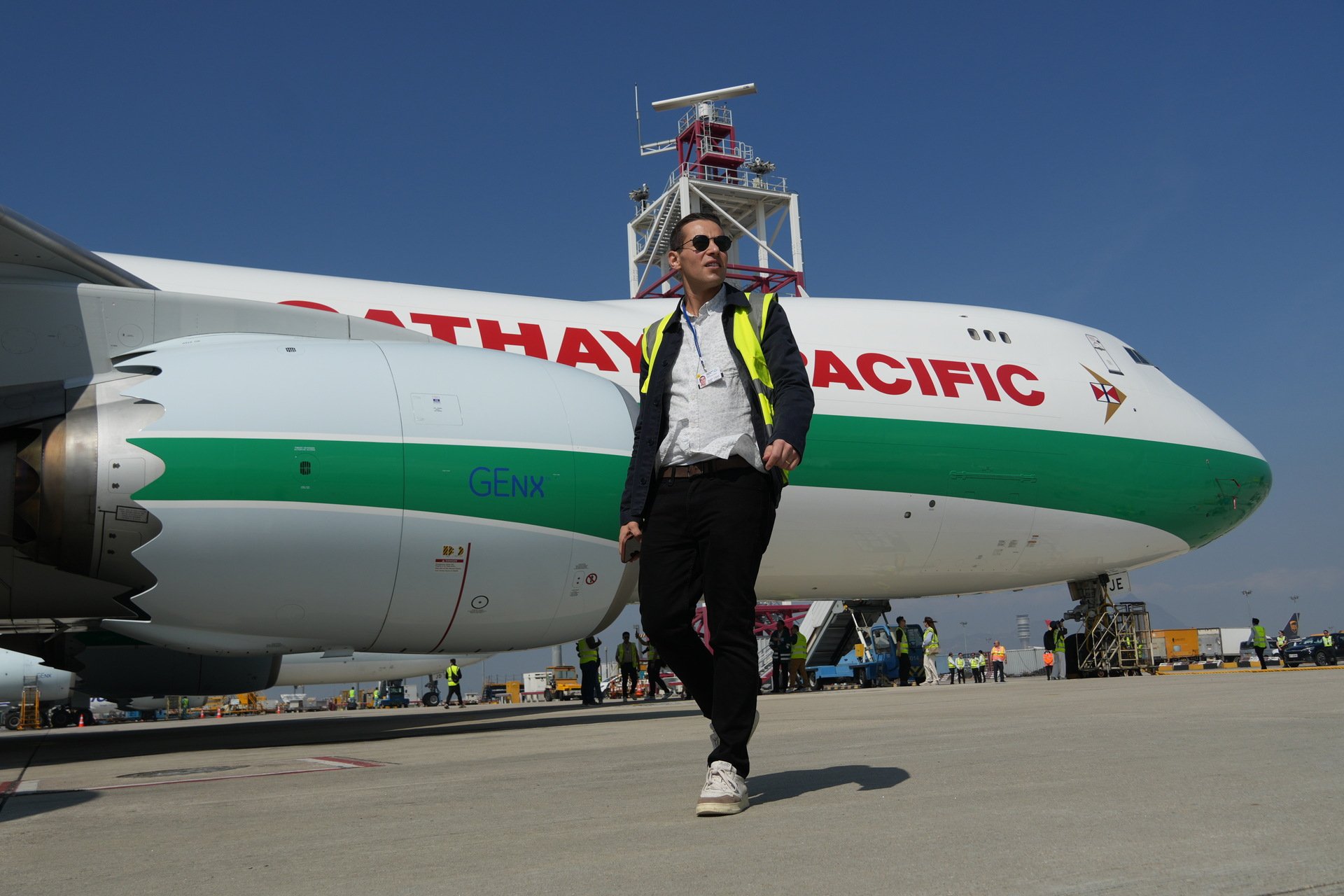 Snazzy Business Class, Iconic Livery, Overpriced Status, and More