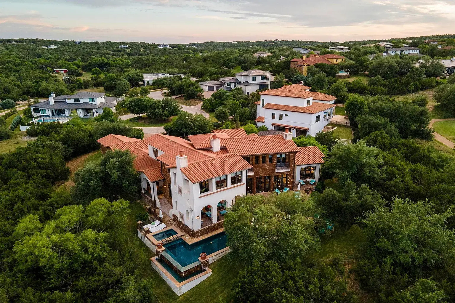 Golf course estate with stunning views – Austin