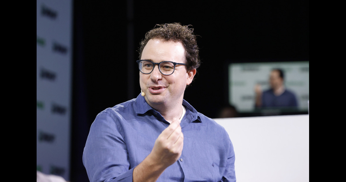 Anthropic CEO: Software Engineering in 12 Months