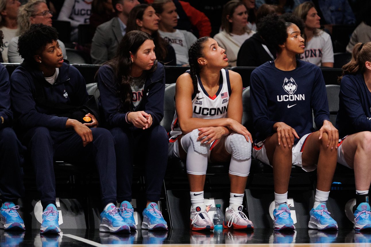 Injury updates: Azzi Fudd likely out vs. Notre Dame with minor knee sprain