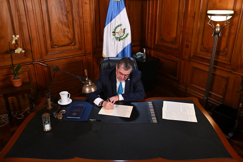 🧹 Cleanup in Guatemala, persecution in Ecuador