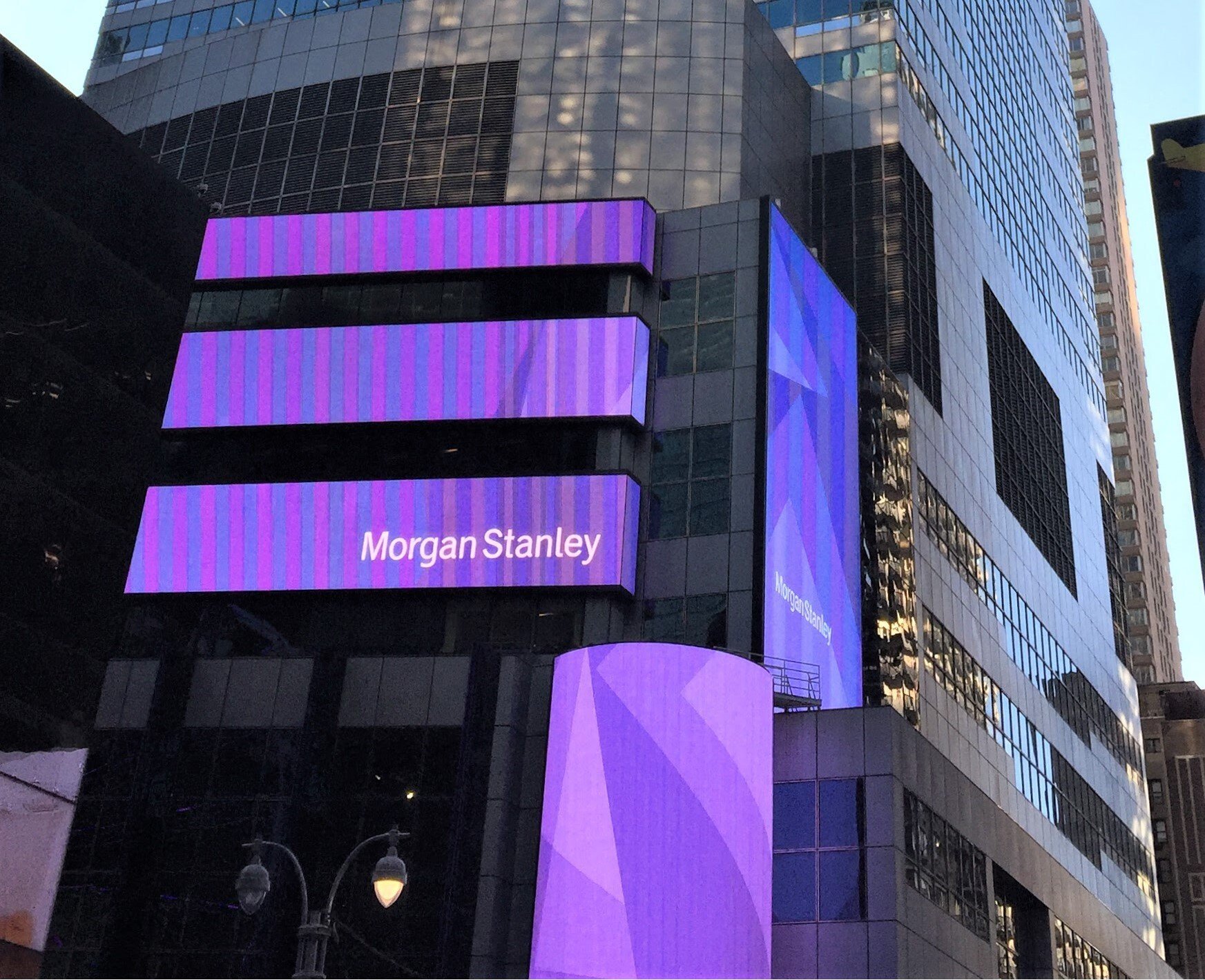 Morgan Stanley Tests New Risk Tool for Surging AI-Infrastructure Loans