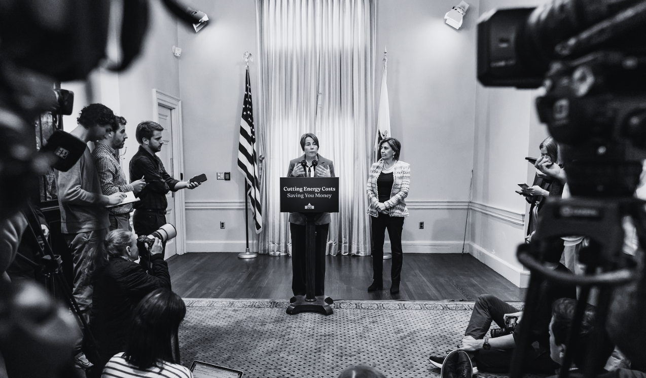 Poll: Majority supports ban on ICE agents wearing masks, but a state law may have no teeth