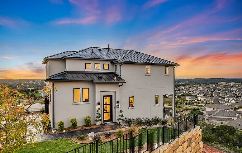 Dark modern canyon retreat – Lakeway