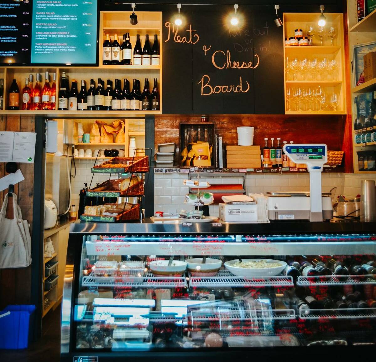 Niche Grocerant fills a new niche in Broadmead Village                           Eat Local – Meet Local