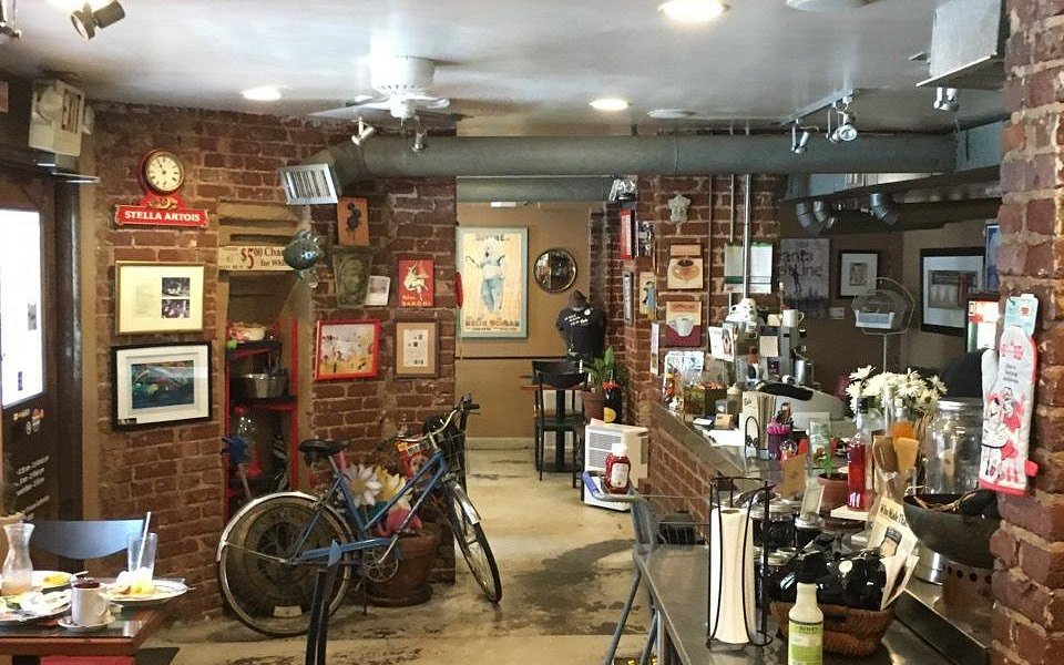 🔵 A founder’s playbook for loyal customers (from Midtown)