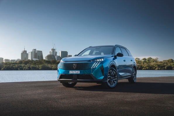 Peugeot's 5008 Hybrid Takes Aim at Toyota's Fuel Economy Crown