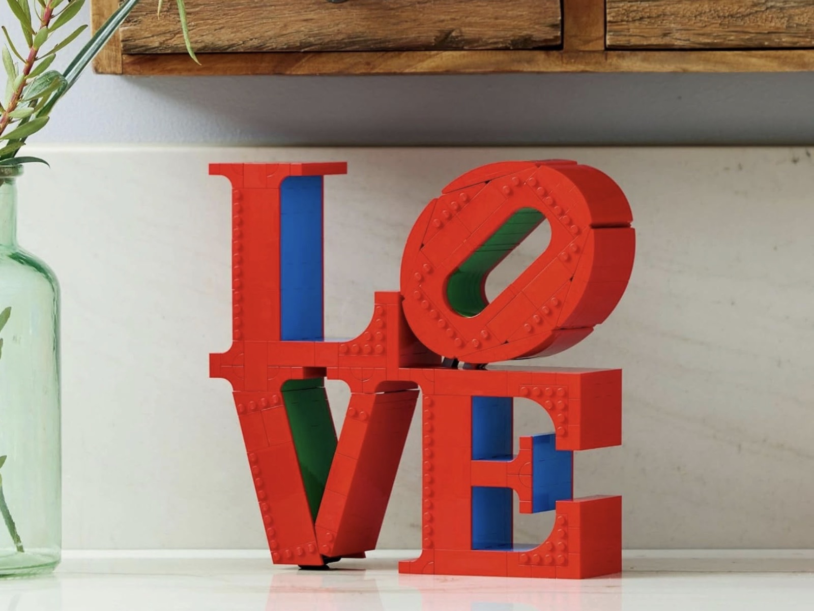 LEGO LOVE Set Recreates The Classic Sculpture
