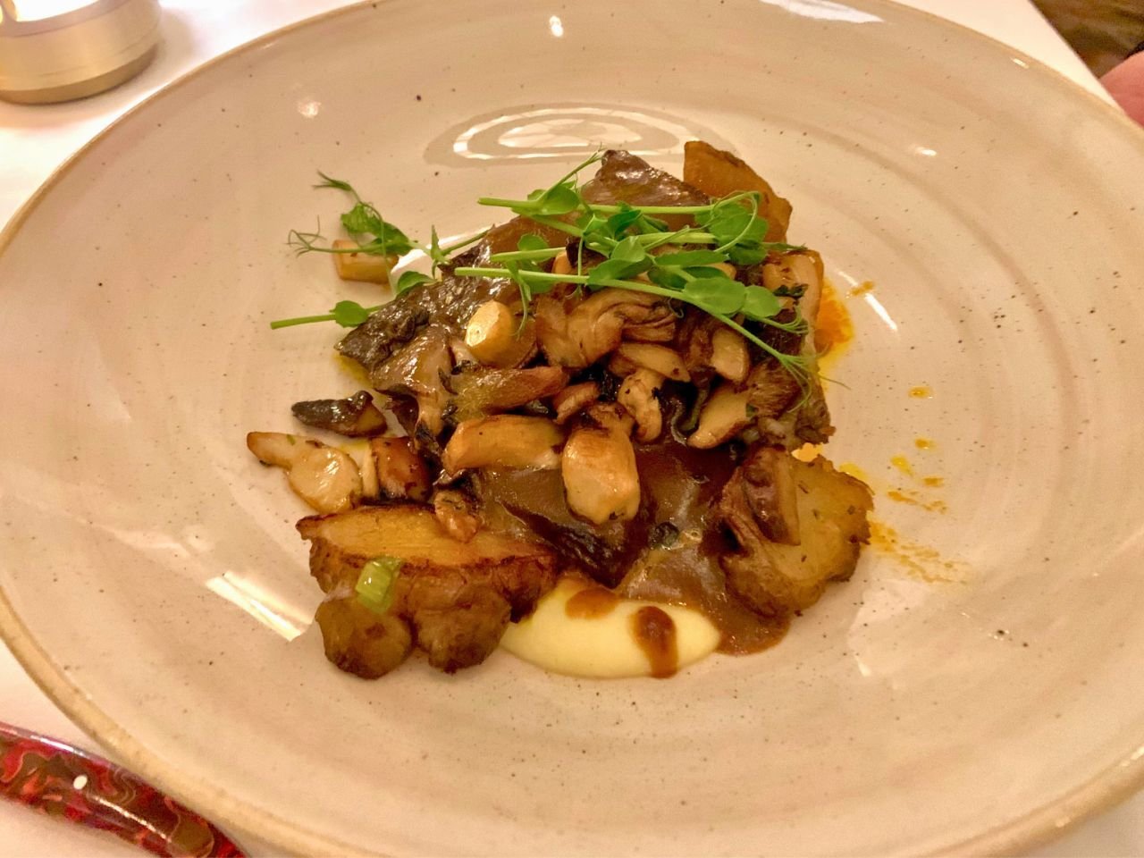 Arôme makes a compelling case that a hotel restaurant can, in fact, be good