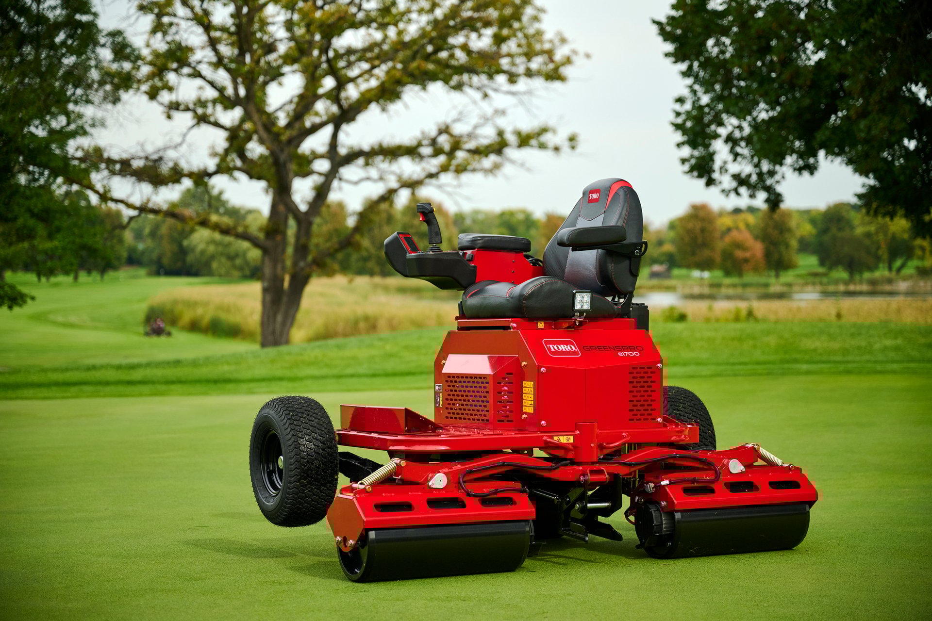 Toro Introduces the GreensPro e1700 and Signals What’s Next for Rolling