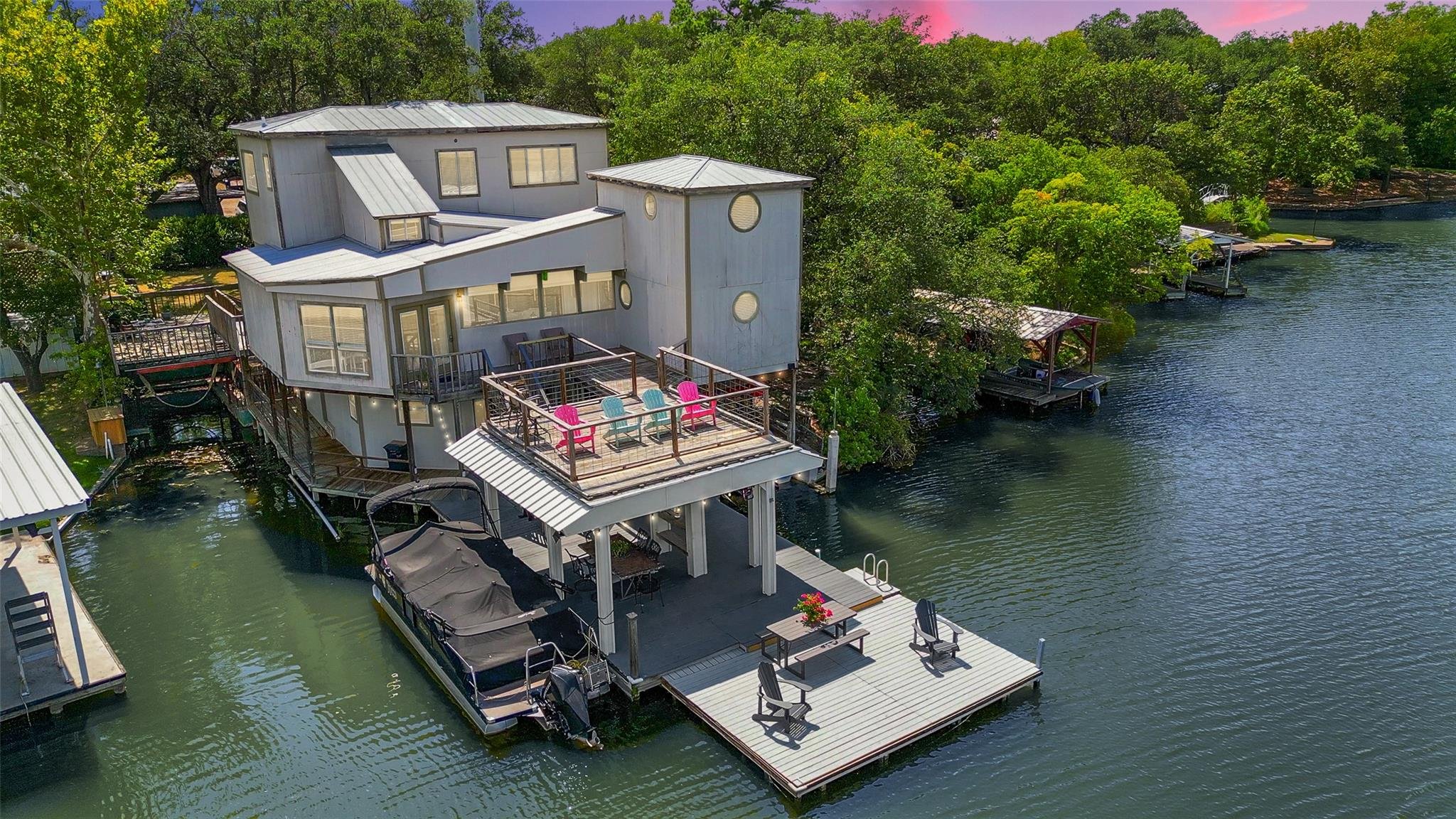 🏡 Luxury & Lakefront Retreats Across the Southeast