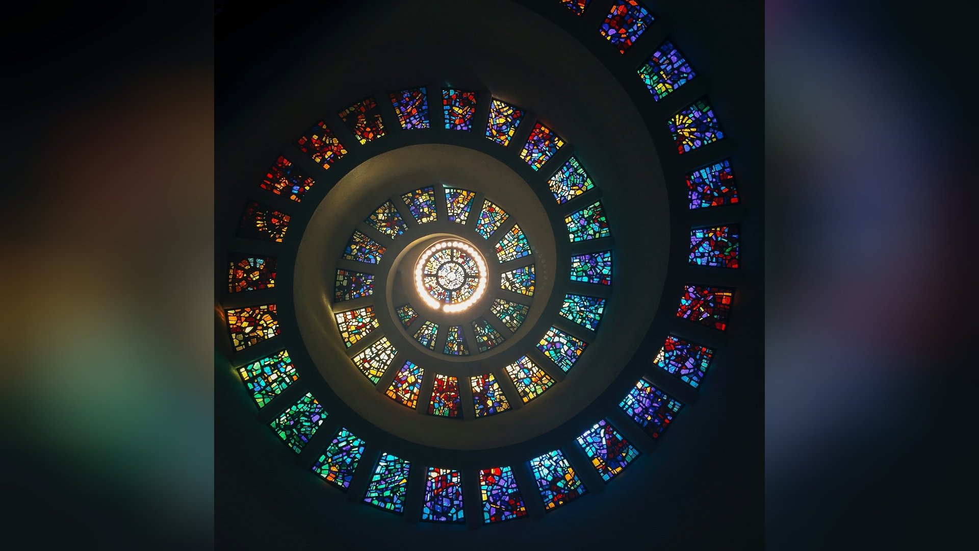 🌿 The Strength of the Sensitive: Beauty, Courage, and the Art of Being Wounded