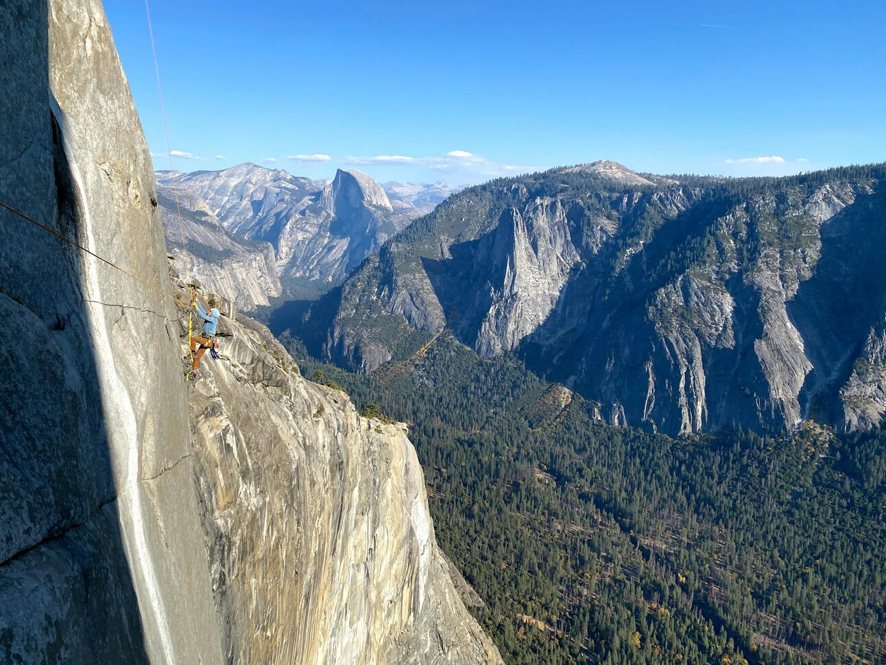 🧗🏼‍♀️ Climbing Into History: Two Women Dominate Yosemite Valley