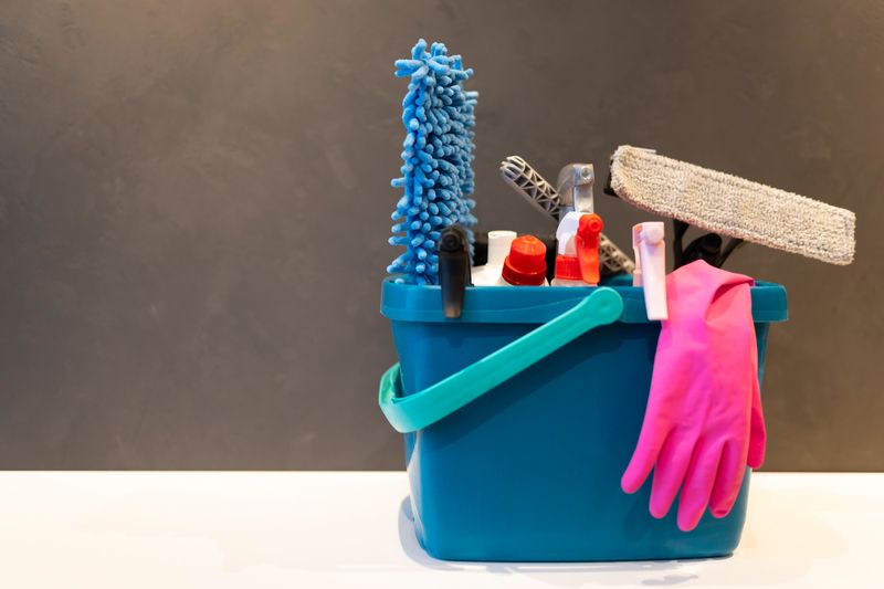 La Tacita de Inglés:  Cleaning supplies → productos de limpieza